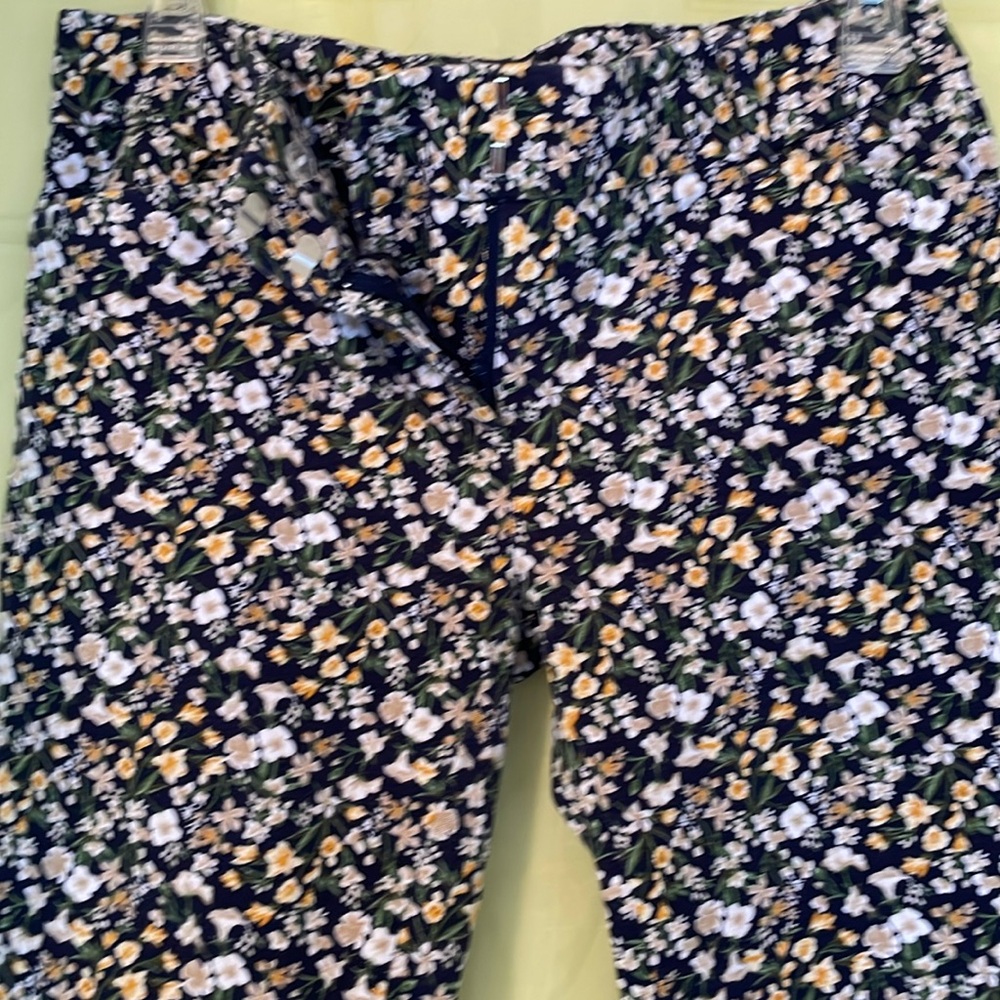 New York & Company Black Floral Capris